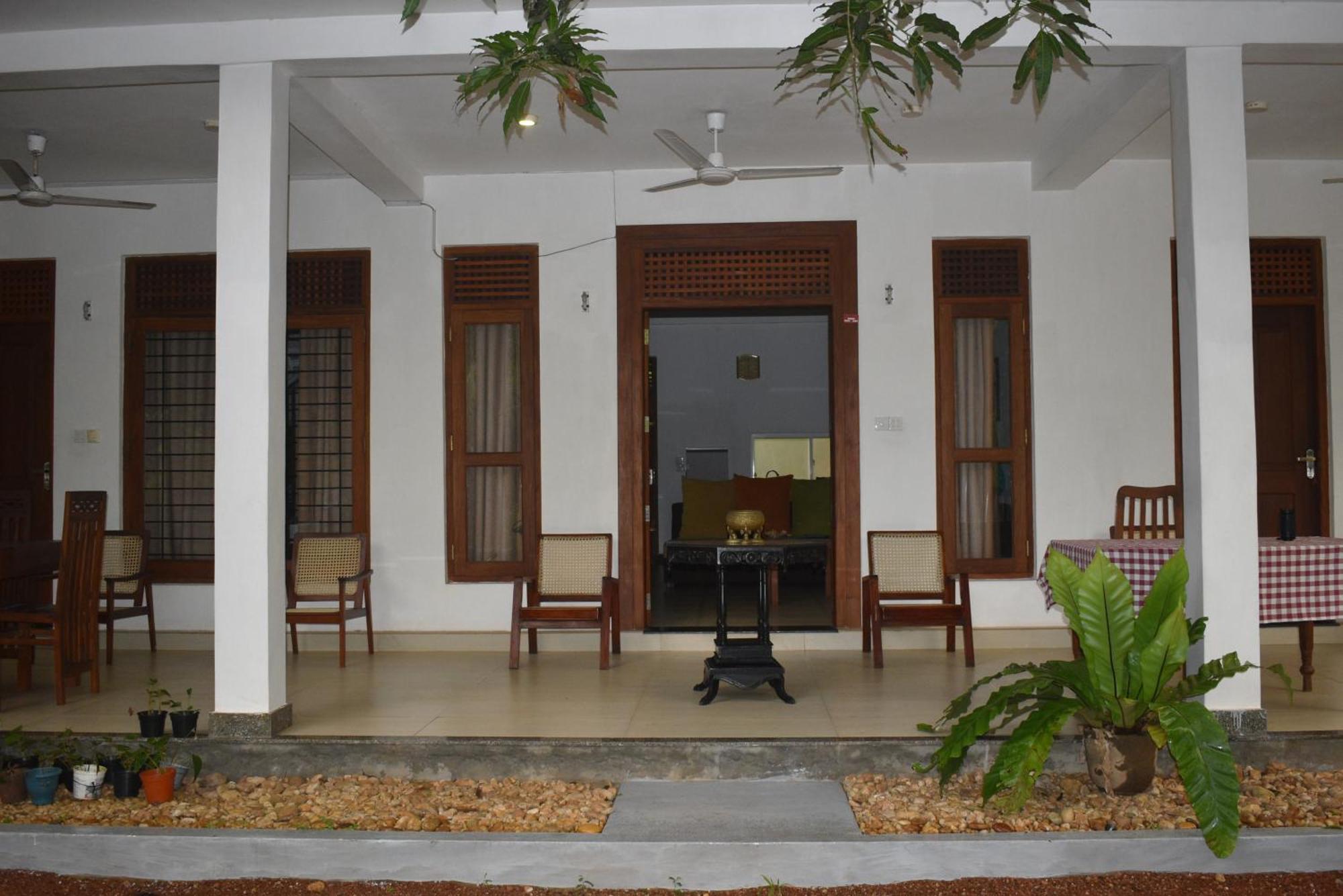 Villa Wanderlust Хиккадува Экстерьер фото
